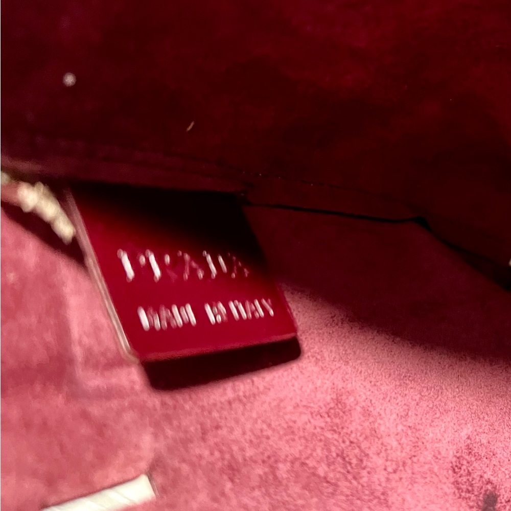 Authentic VINTAGE Prada Vitello Shopping Tote and Pouch - Picture 5 of 8